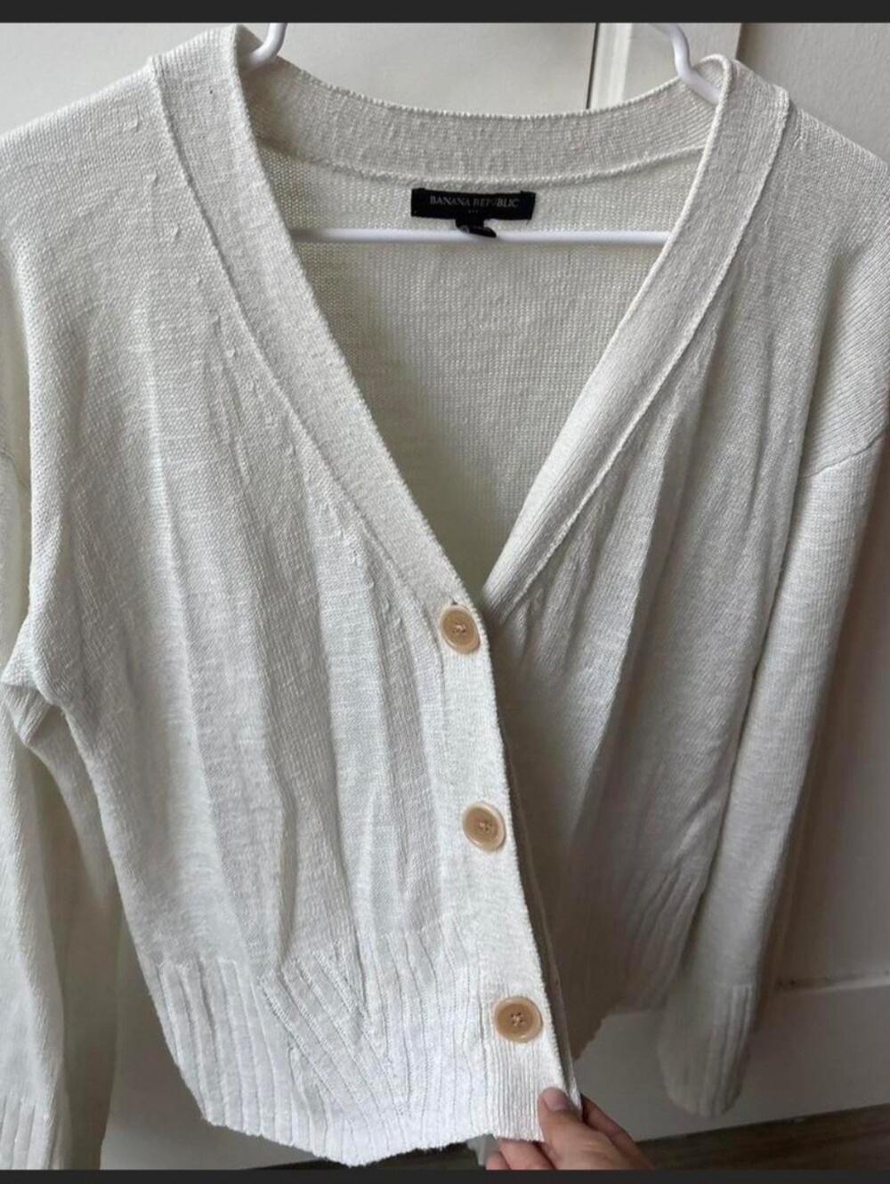 Banana Republic Cream Button-Front V-Neck Cardigan, Size Medium
